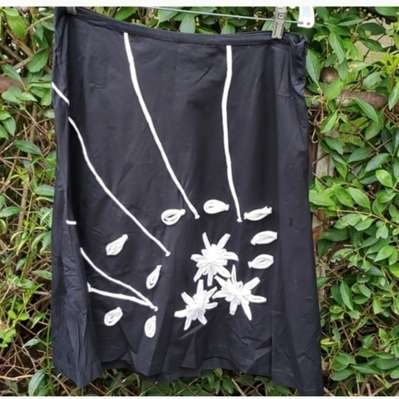 Allison Taylor 3D Deco skirt 14 - Picture 11 of 13